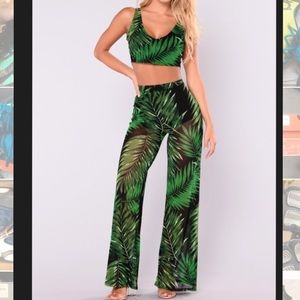 2 piece green leaf set.